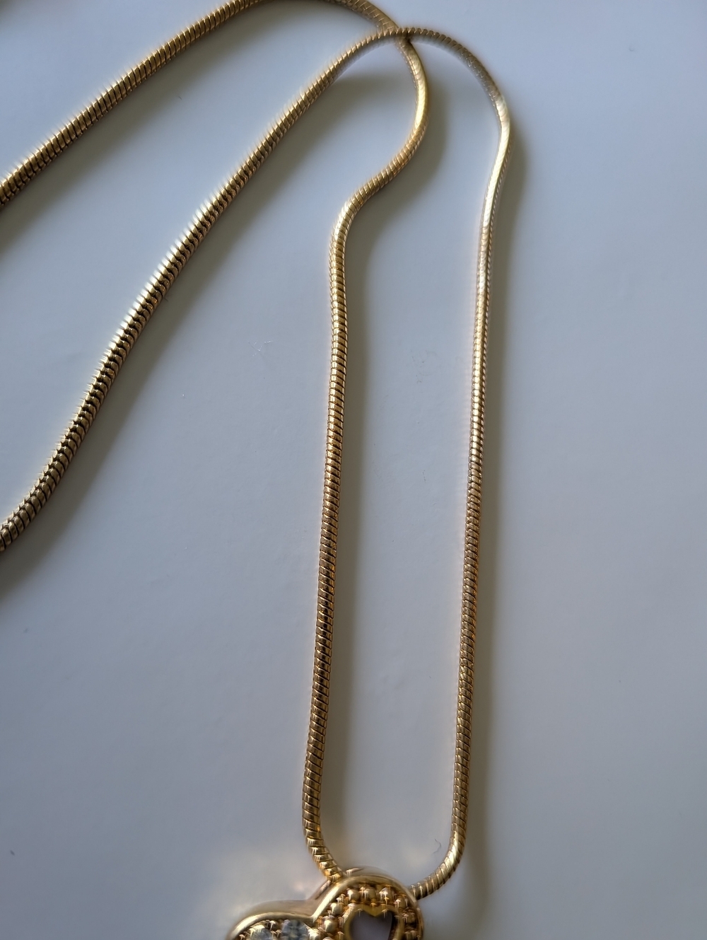 Vintage Avon Gold And Rhinestone Heart Pendant Necklace - Picture 6 of 10